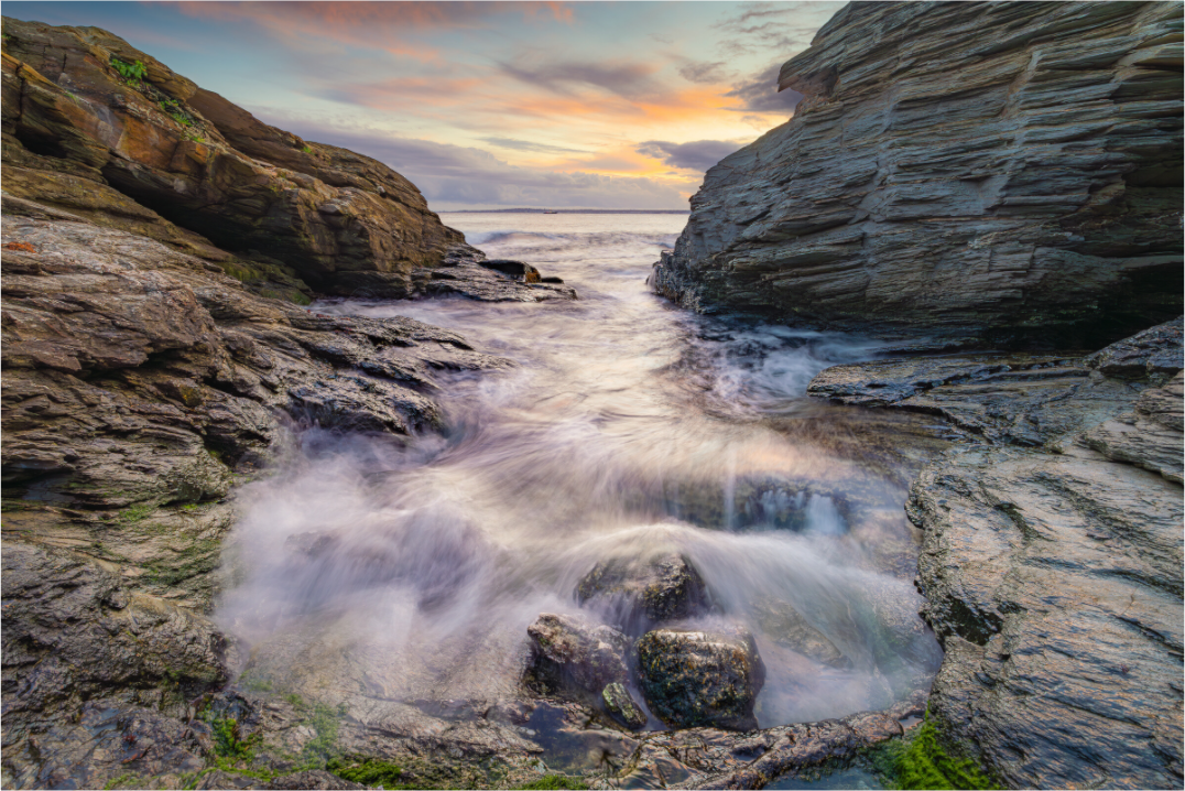 Main image Waves Approaching