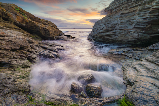 Main image Waves Approaching