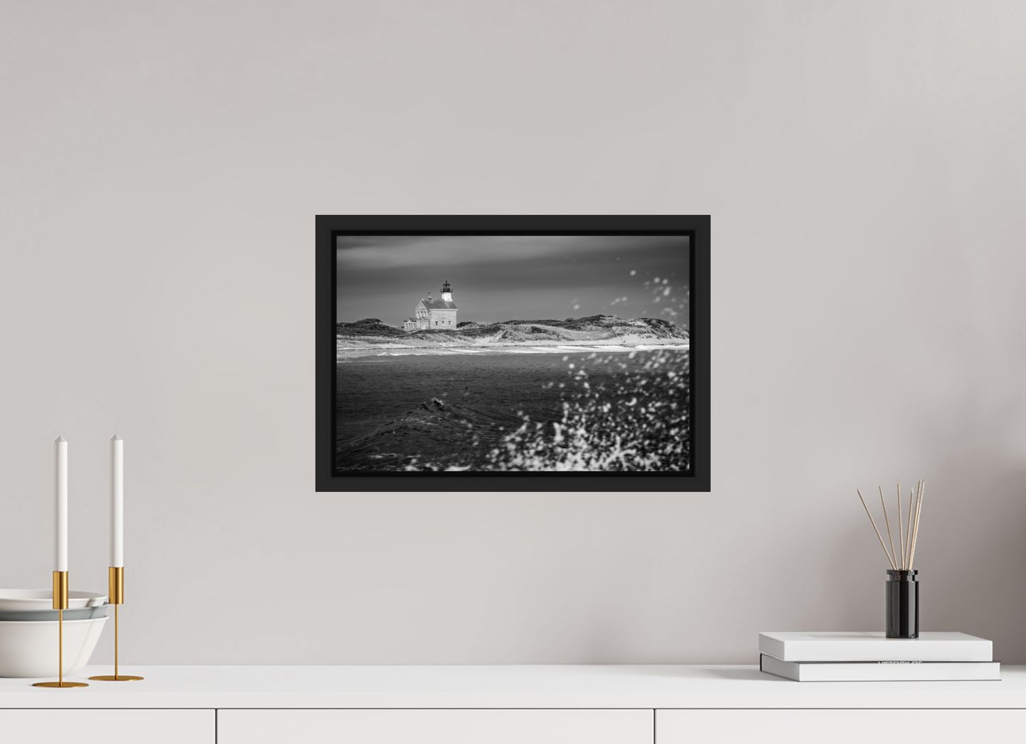 15 x 10″, Photo Print under Acrylic Glass with Black Wood Floater Frame North Lighthouse